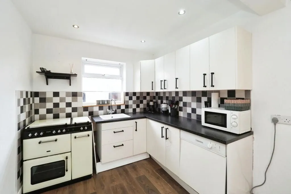 Mansfield Woodhouse, Mansfield, Nottinghamshire, NG19 8QP - Online Properties