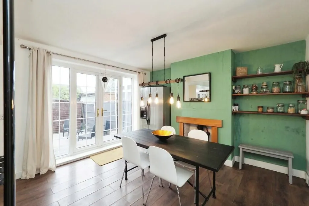 Mansfield Woodhouse, Mansfield, Nottinghamshire, NG19 8QP - Online Properties