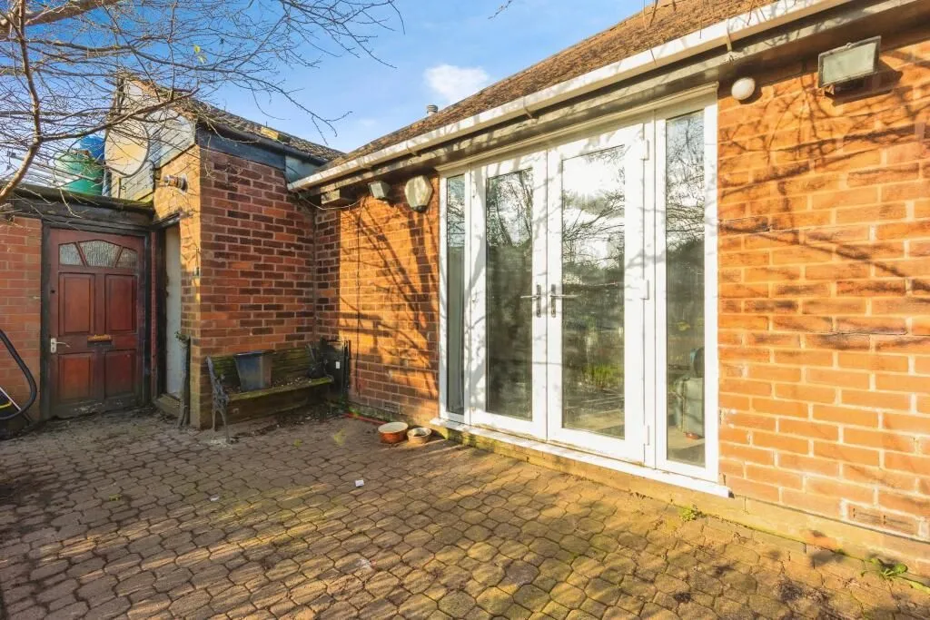 Stockport, Cheshire, SK5 6EU - Online Auctions