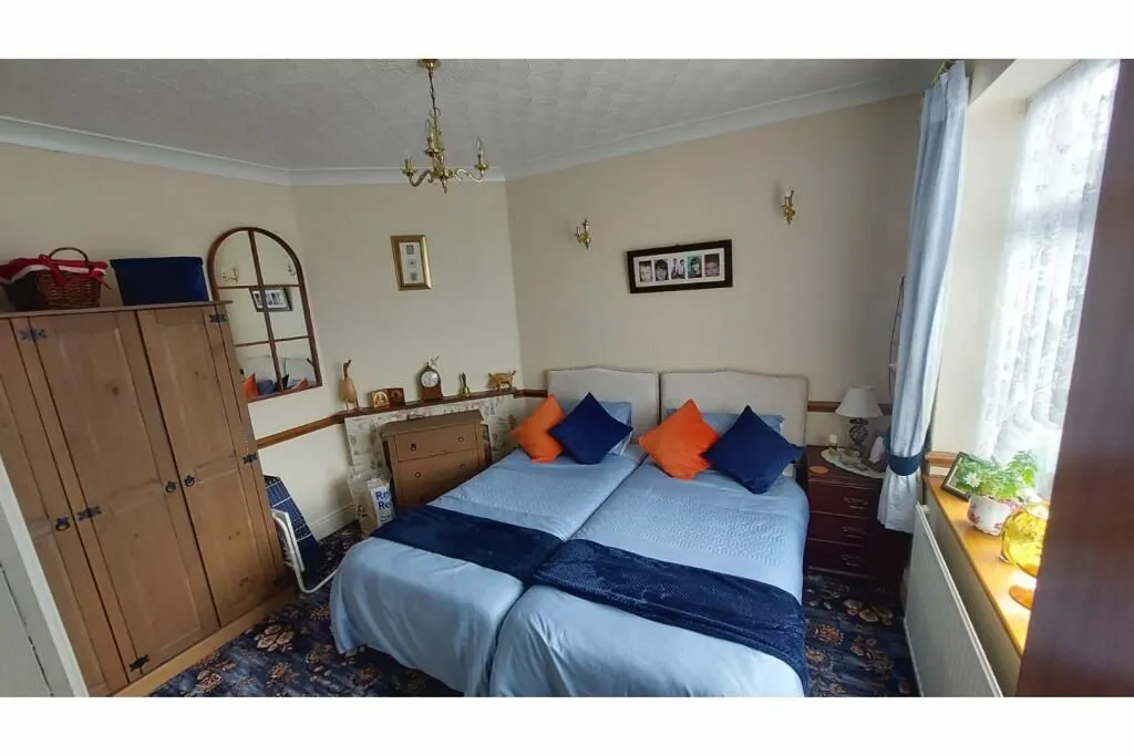 Grimethorpe, Barnsley, South Yorkshire, S72 7JF - Online Auctions