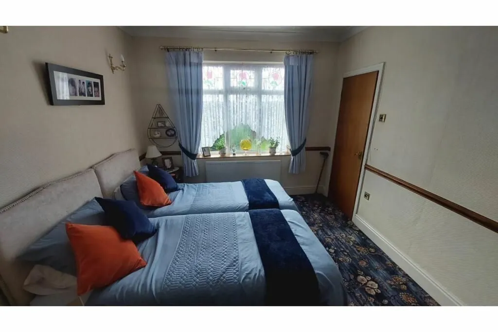 Grimethorpe, Barnsley, South Yorkshire, S72 7JF - Online Auctions