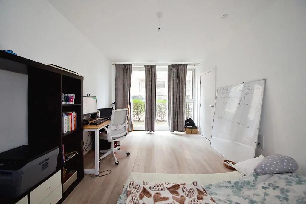 London, NW9 7FF - Online Auctions