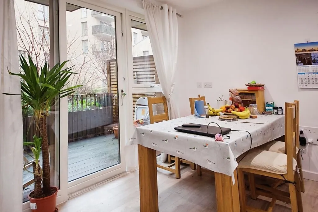 London, NW9 7FF - Online Auctions