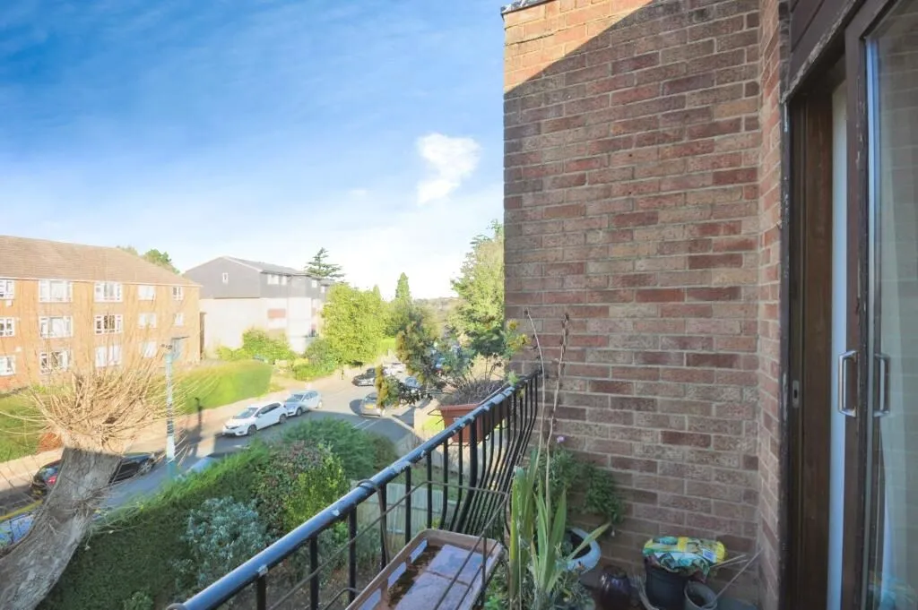 Luscombe Court, 26 Park Hill Road, Bromley, Kent, BR2 0XQ - Online Auctions