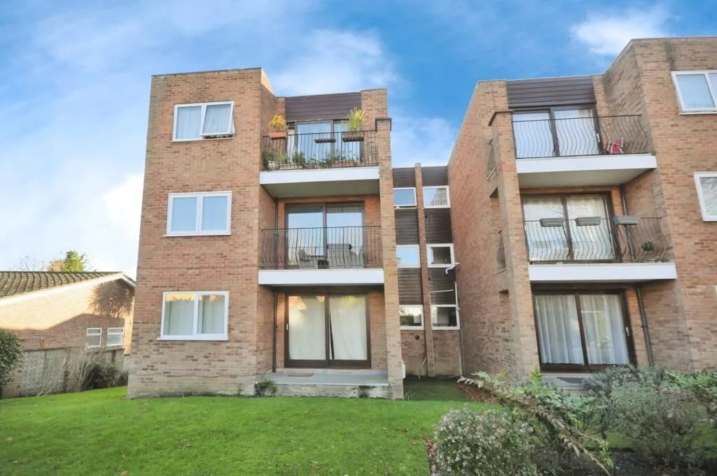 Luscombe Court, 26 Park Hill Road, Bromley, Kent, BR2 0XQ - Online Auctions