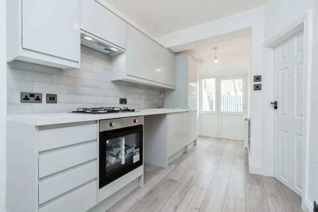 Mitcham, Surrey, CR4 1JL - Online Auctions