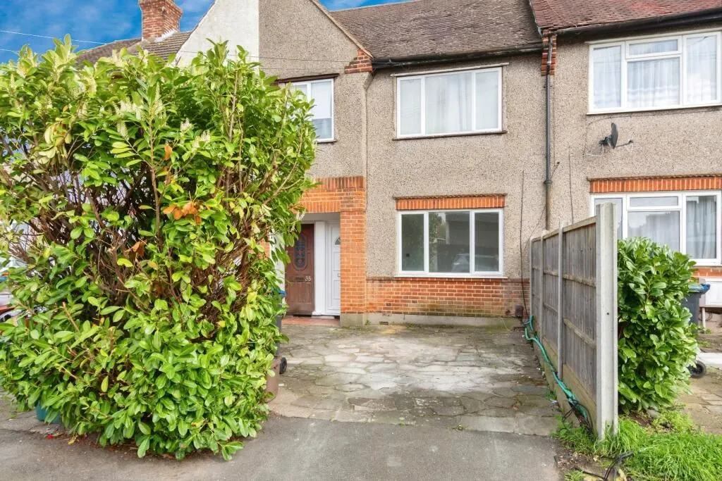 Mitcham, Surrey, CR4 1JL - Online Auctions