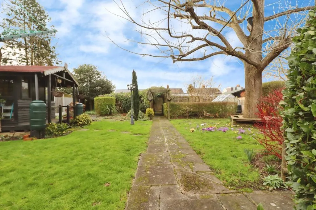 Chelmsford, Essex, CM2 0TL - Online Properties