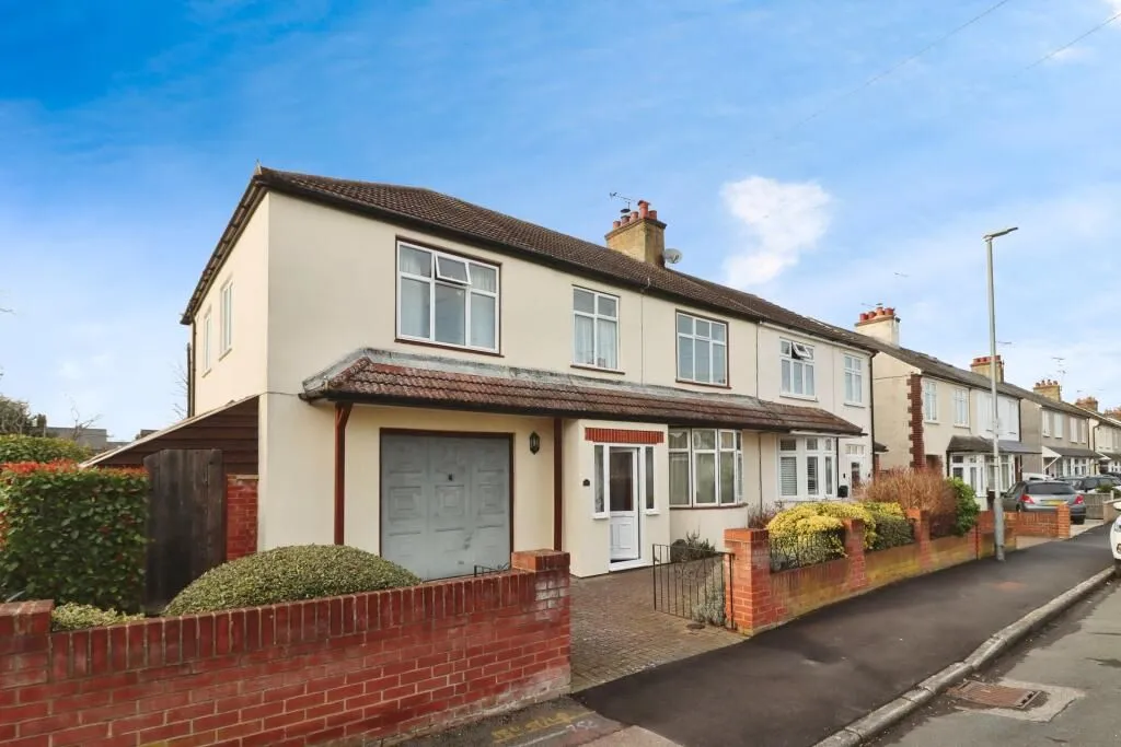 Chelmsford, Essex, CM2 0TL - Online Properties