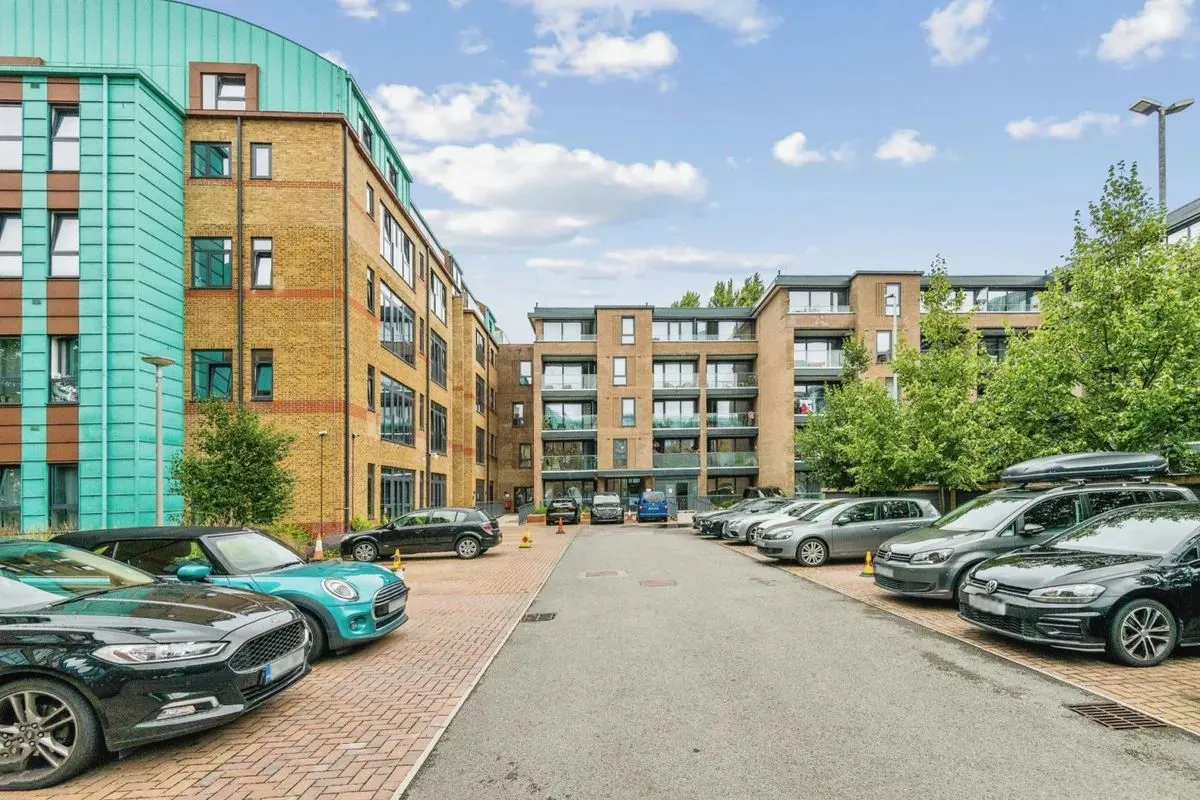 Weston Court, 5 Brindley Place, Uxbridge, Middlesex, UB8 2UF - Online Auctions