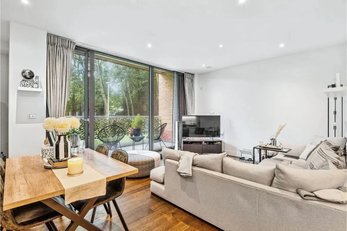 Weston Court, 5 Brindley Place, Uxbridge, Middlesex, UB8 2UF - Online Auctions