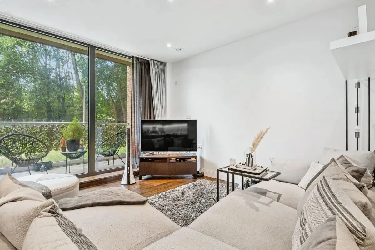 Weston Court, 5 Brindley Place, Uxbridge, Middlesex, UB8 2UF - Online Auctions