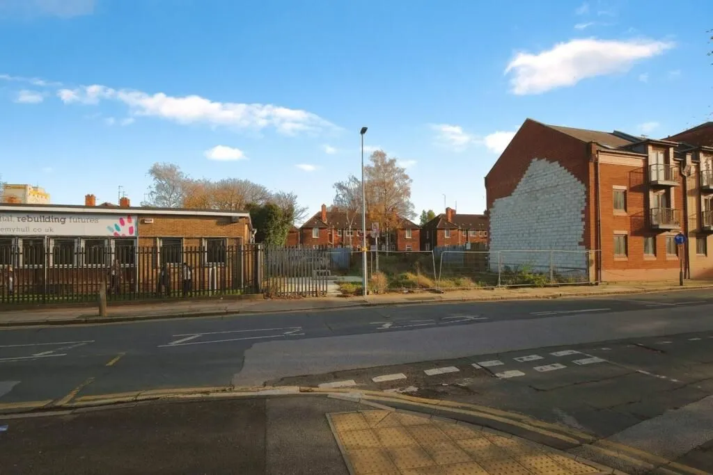 Hull, North Humberside, HU2 8DW - Online Auctions