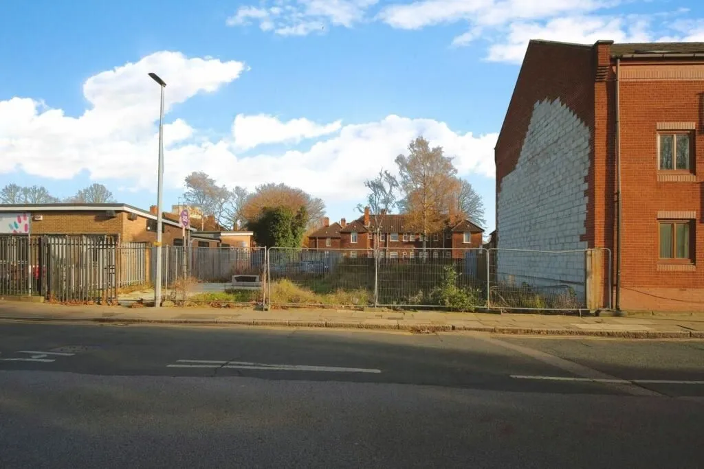 Hull, North Humberside, HU2 8DW - Online Auctions