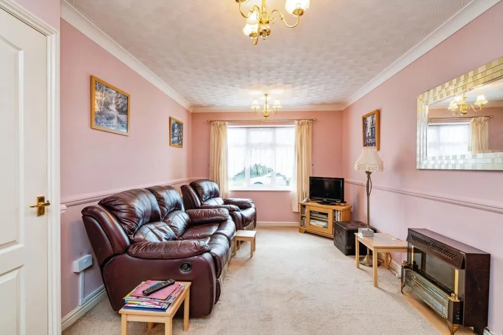 Martham, Great Yarmouth, Norfolk, NR29 4QN - Online Auctions