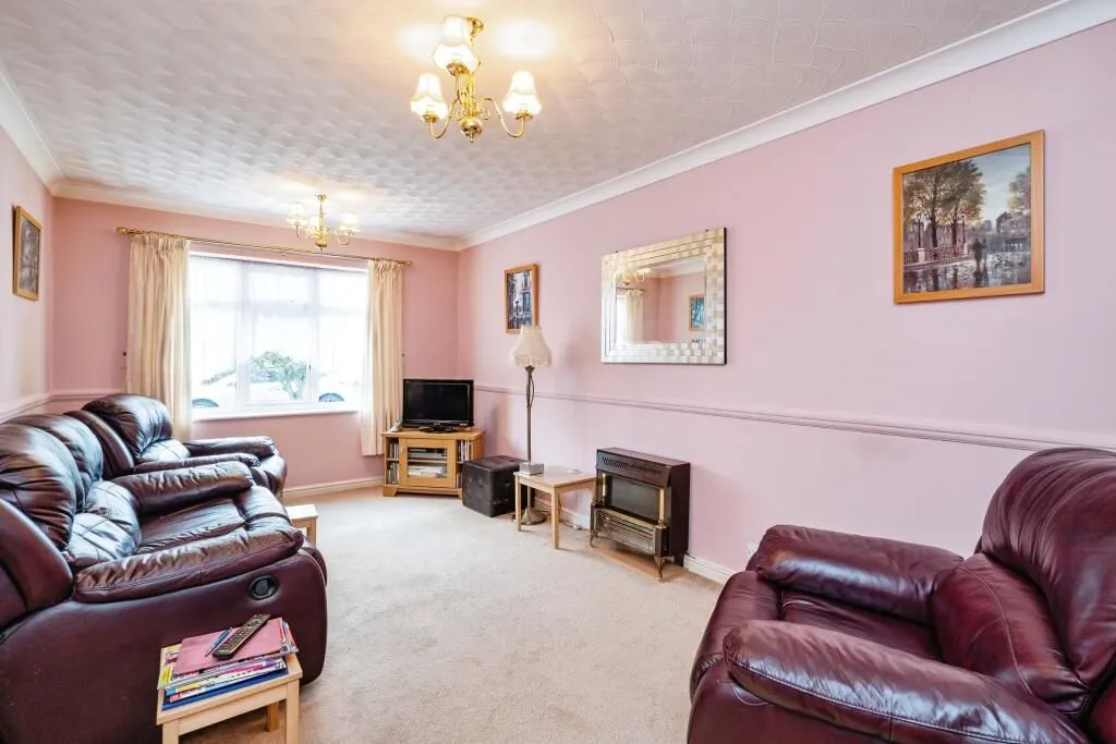 Martham, Great Yarmouth, Norfolk, NR29 4QN - Online Auctions