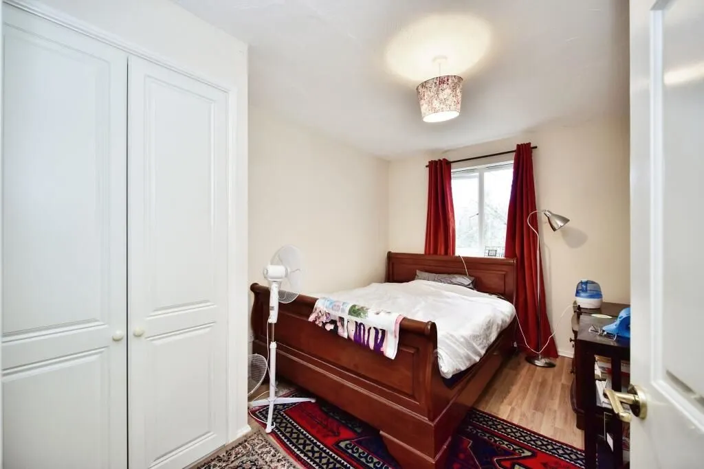 Maidstone, Kent, ME16 8LZ - Online Auctions