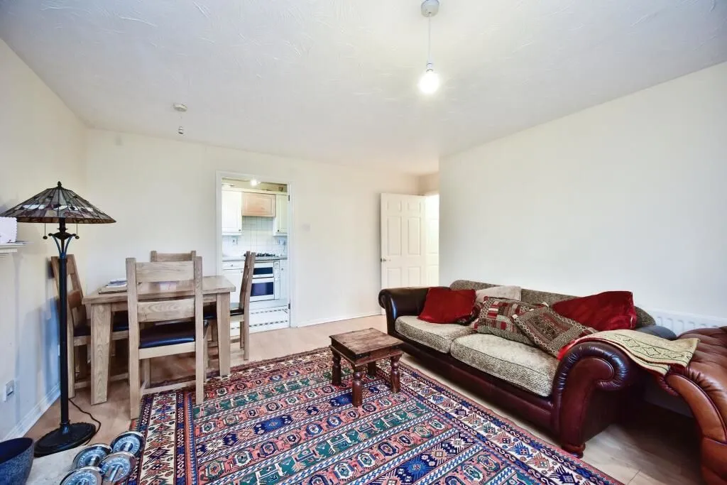 Maidstone, Kent, ME16 8LZ - Online Auctions