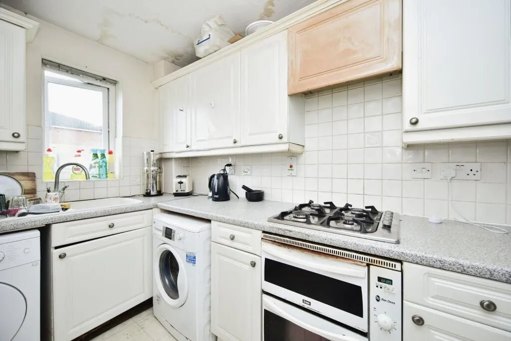 Maidstone, Kent, ME16 8LZ - Online Auctions
