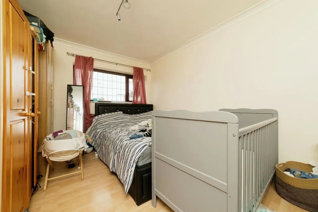 Romford, Essex, RM3 7QJ - Online Auctions