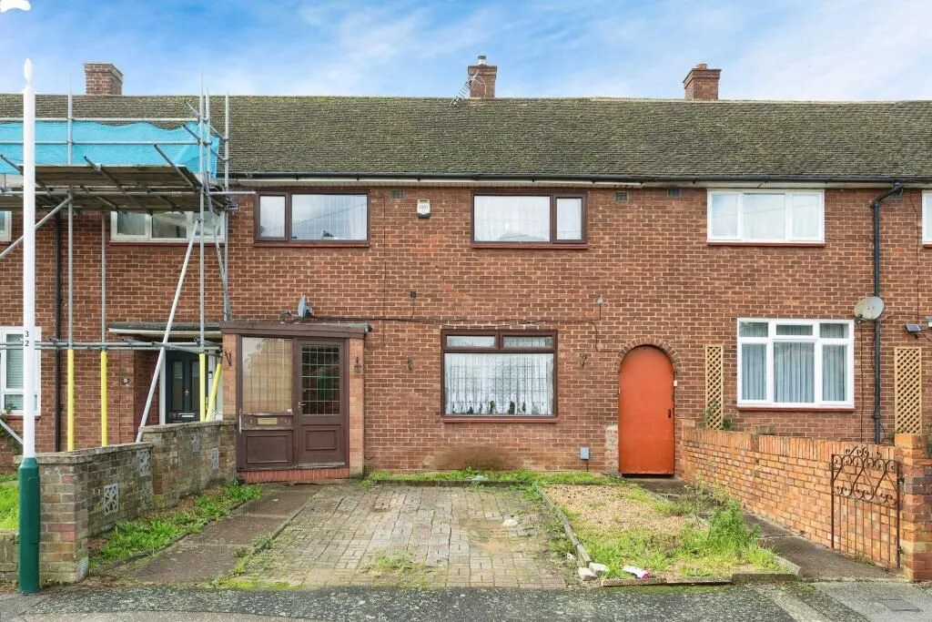 Romford, Essex, RM3 7QJ - Online Auctions