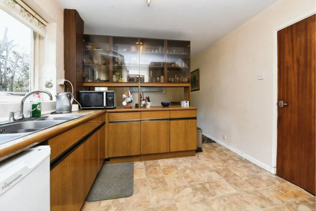 Colchester, Essex, CO3 4RH - Online Auctions