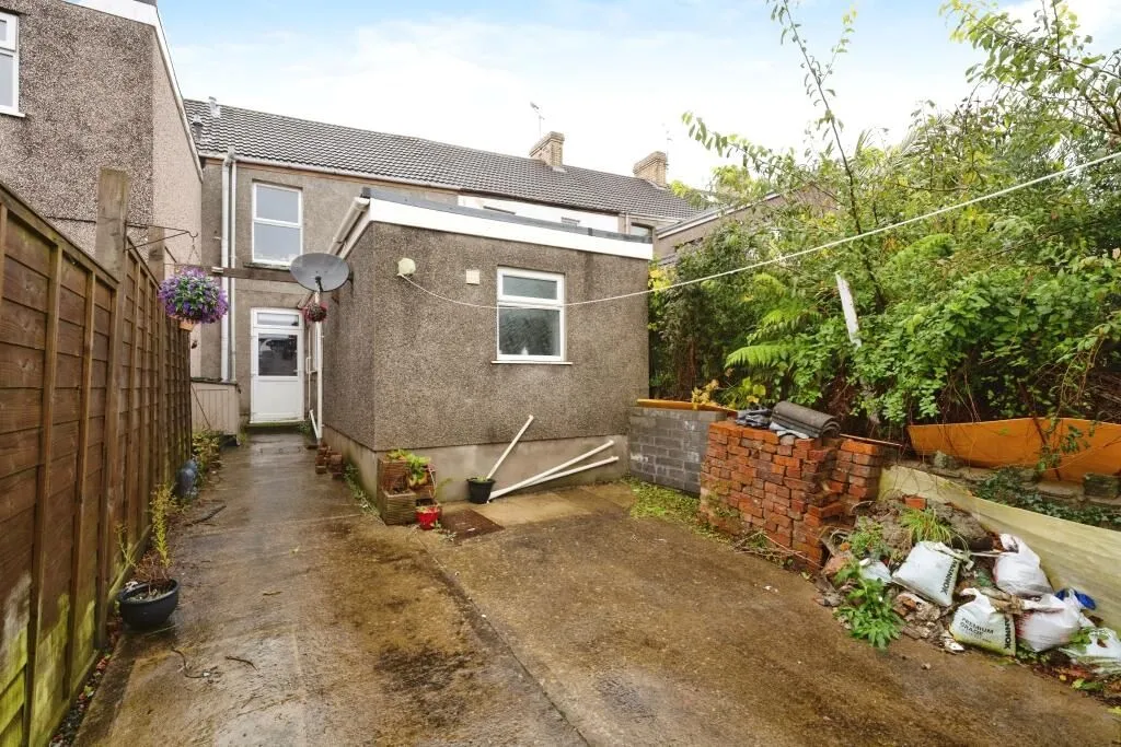St. Thomas, Swansea, West Glamorgan, SA1 8HF - Online Auctions