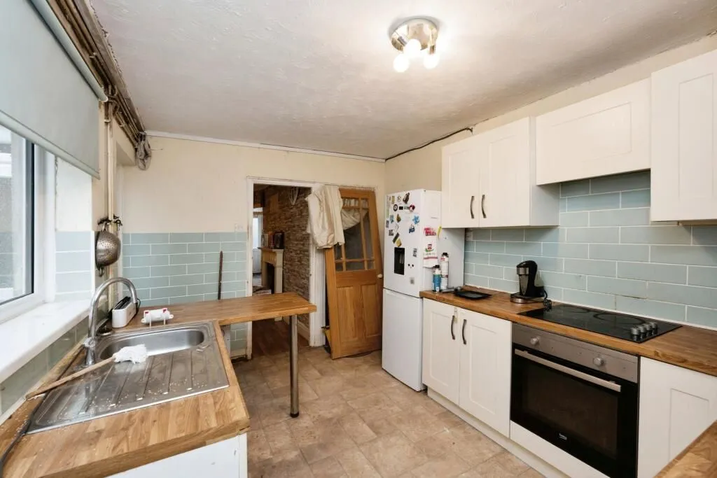 St. Thomas, Swansea, West Glamorgan, SA1 8HF - Online Auctions