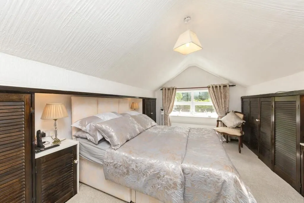 Sandbach, Cheshire, CW11 1FH - Online Auctions