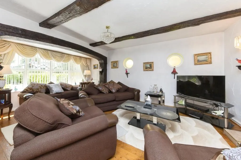 Sandbach, Cheshire, CW11 1FH - Online Auctions