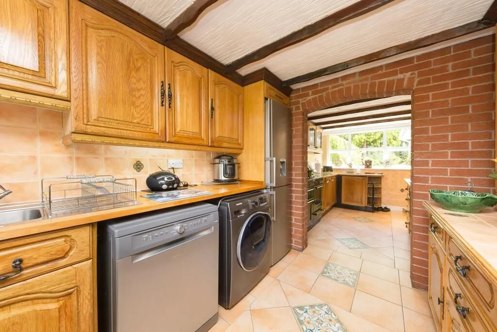 Sandbach, Cheshire, CW11 1FH - Online Auctions