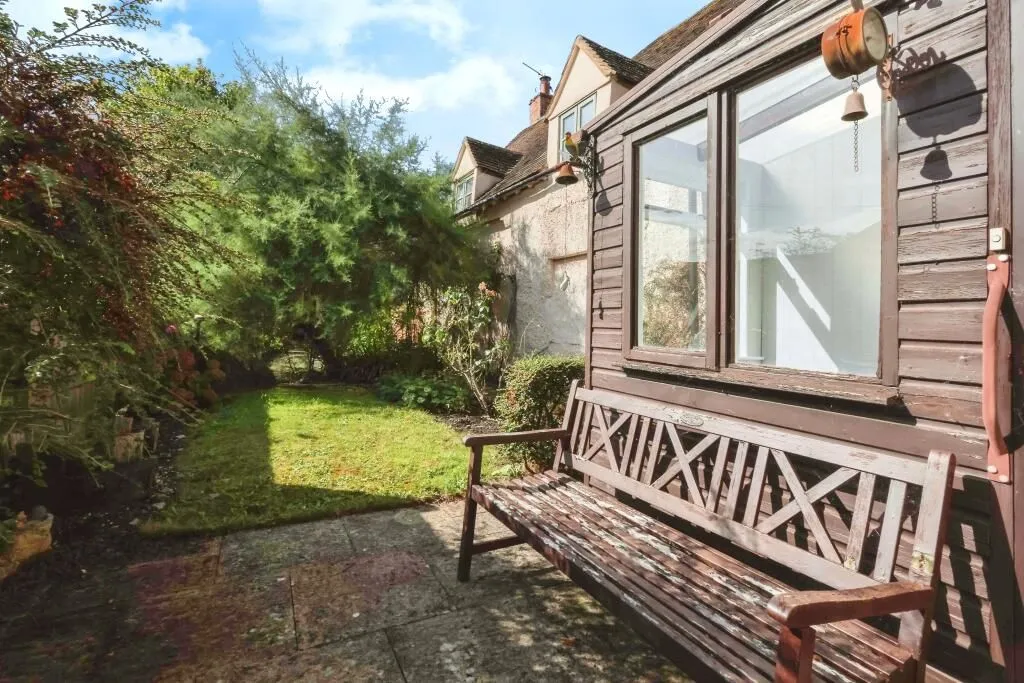 Bretforton, Evesham, Worcestershire, WR11 7JH - Online Properties