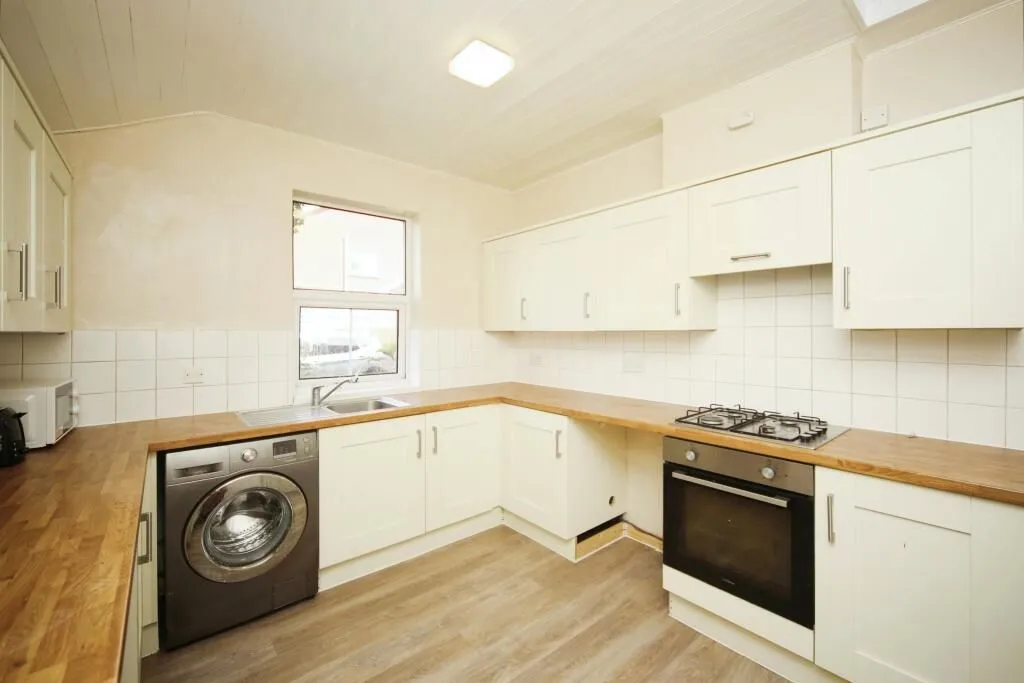 27 Birmingham Road, Kidderminster, Worcestershire, DY10 2BX - Online Auctions