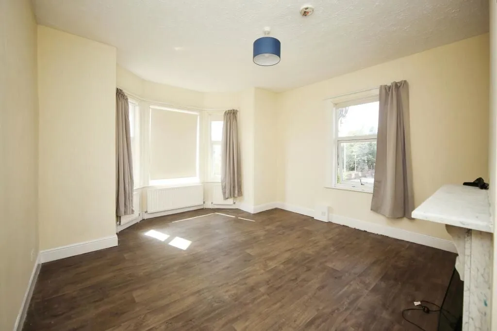 27 Birmingham Road, Kidderminster, Worcestershire, DY10 2BX - Online Auctions