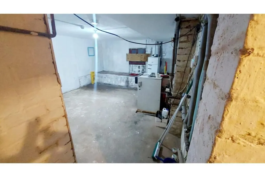 27 Birmingham Road, Kidderminster, Worcestershire, DY10 2BX - Online Auctions