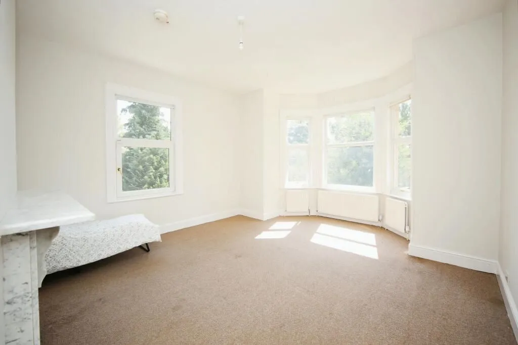 27 Birmingham Road, Kidderminster, Worcestershire, DY10 2BX - Online Auctions