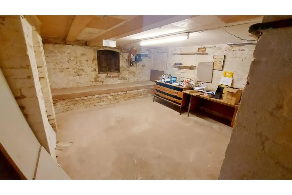 27 Birmingham Road, Kidderminster, Worcestershire, DY10 2BX - Online Auctions