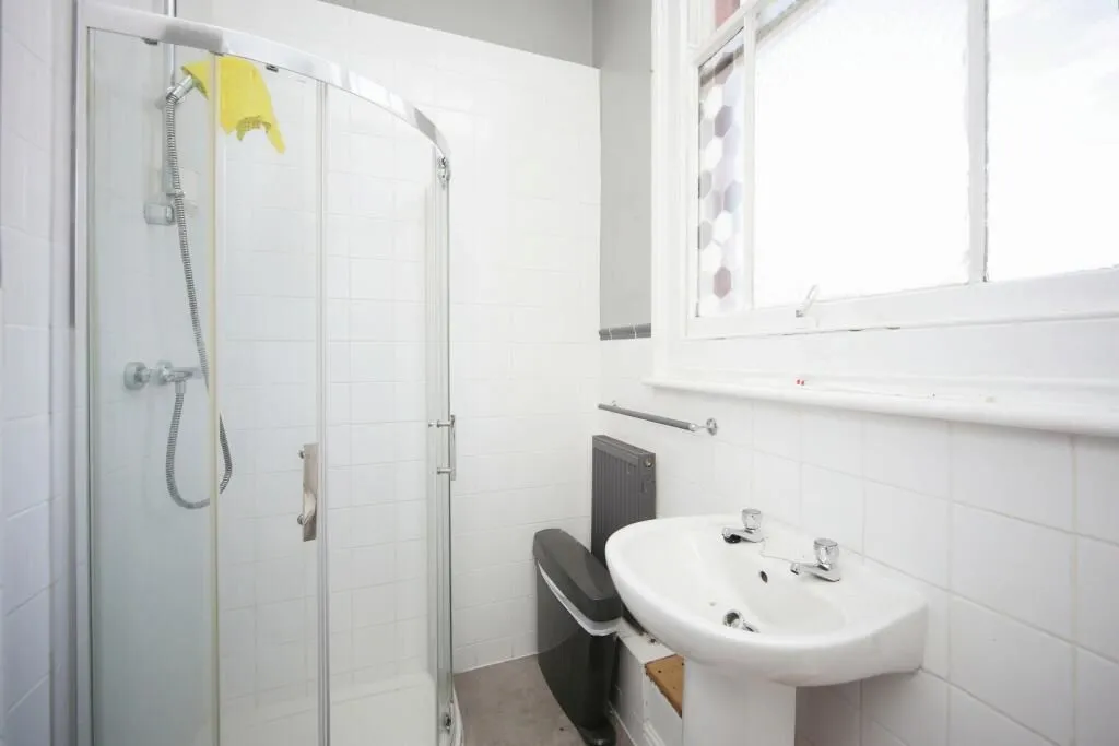 27 Birmingham Road, Kidderminster, Worcestershire, DY10 2BX - Online Auctions