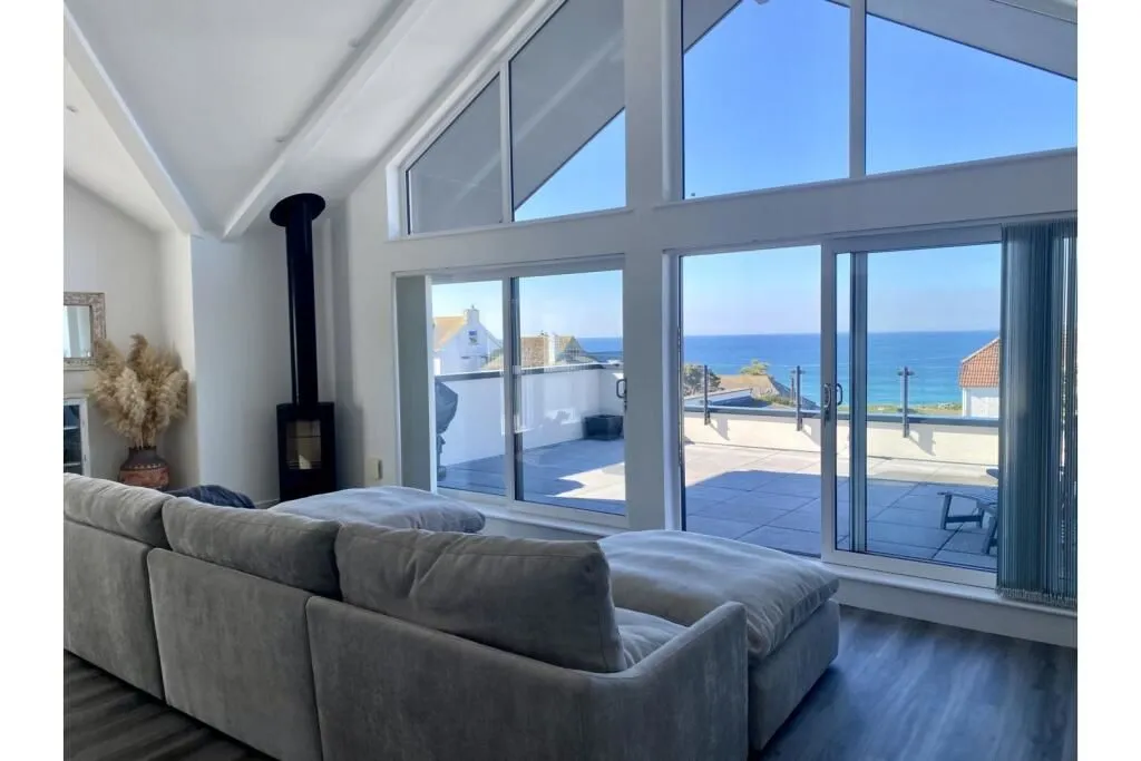 Pengersick Lane, Praa Sands, Penzance, Cornwall, TR20 9SQ - Online Auctions