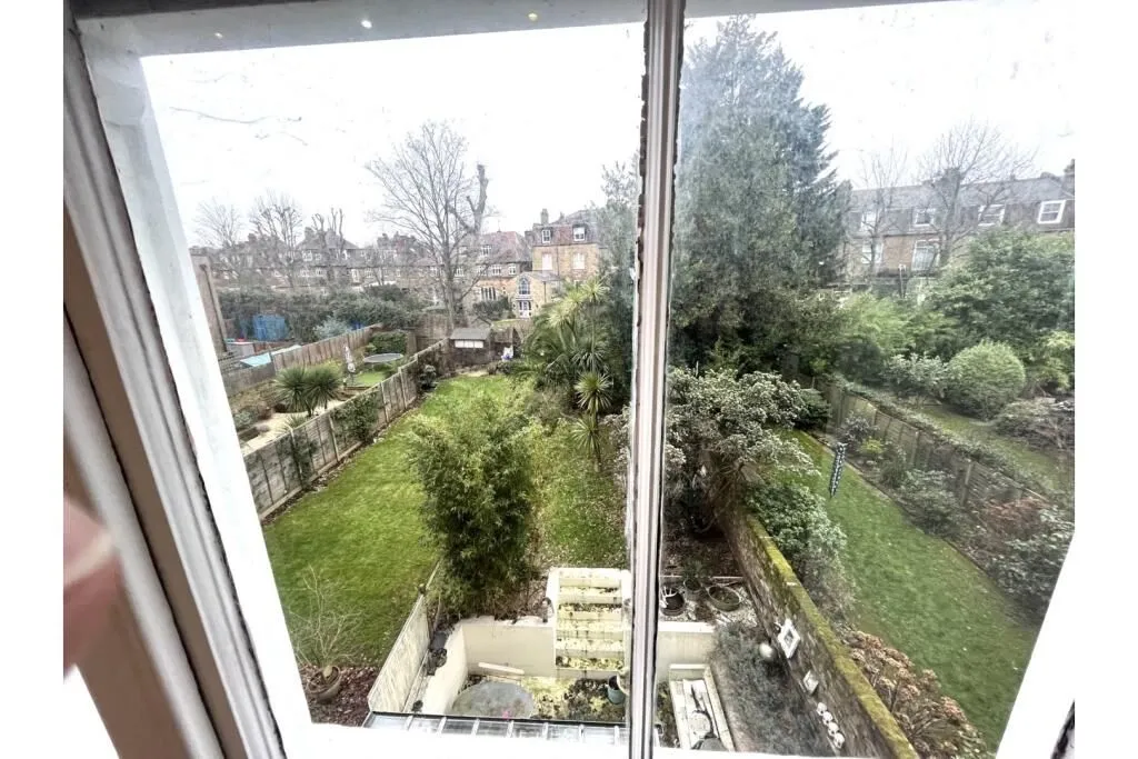 166 Belsize Road, London, Camden, NW6 4BJ - Online Auctions