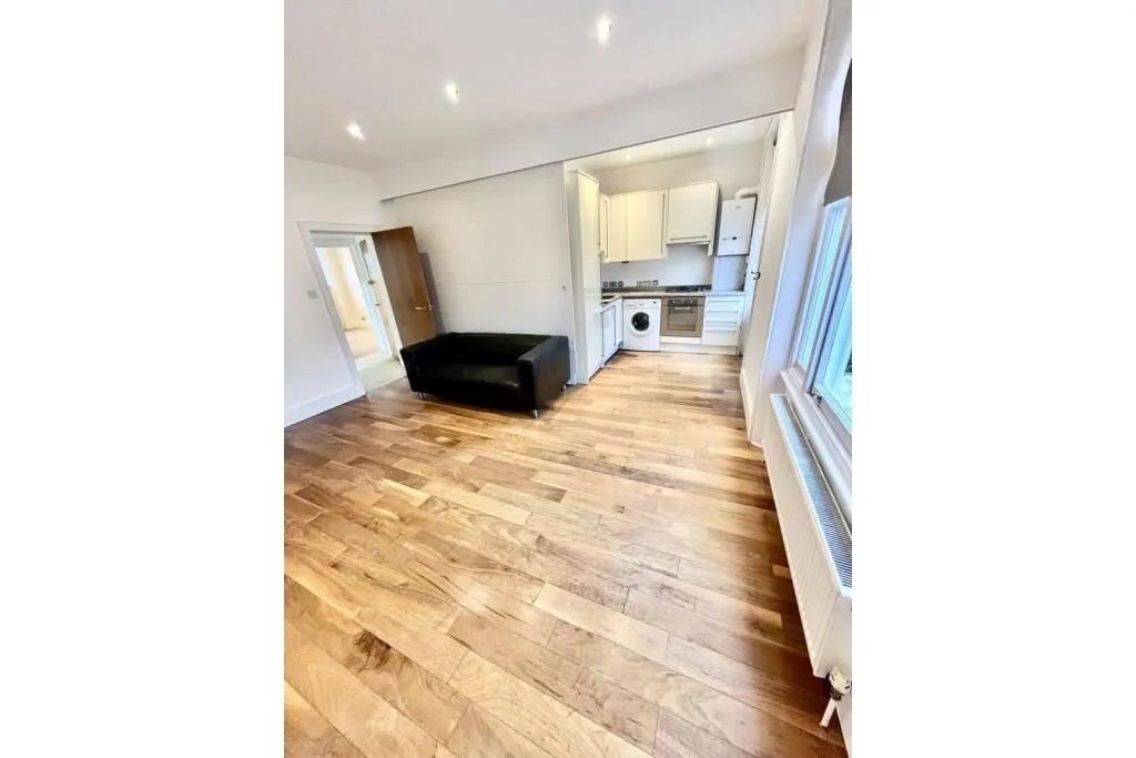 166 Belsize Road, London, Camden, NW6 4BJ - Online Auctions