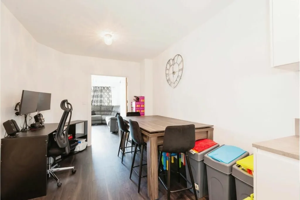 Tadworth, Surrey, KT20 5FN - Online Auctions
