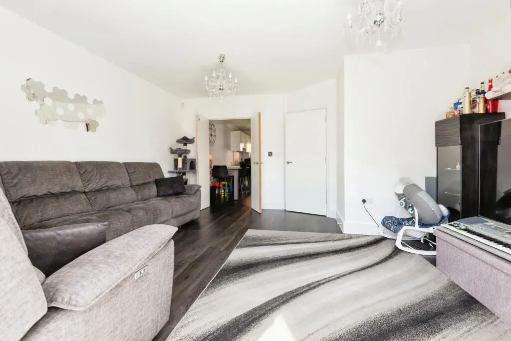 Tadworth, Surrey, KT20 5FN - Online Auctions