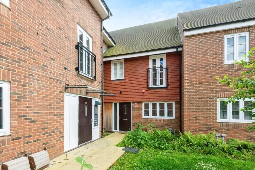 Tadworth, Surrey, KT20 5FN - Online Auctions