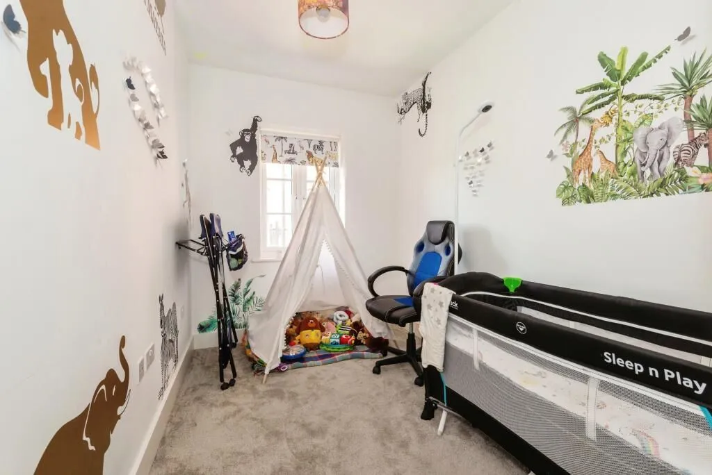 Tadworth, Surrey, KT20 5FN - Online Auctions