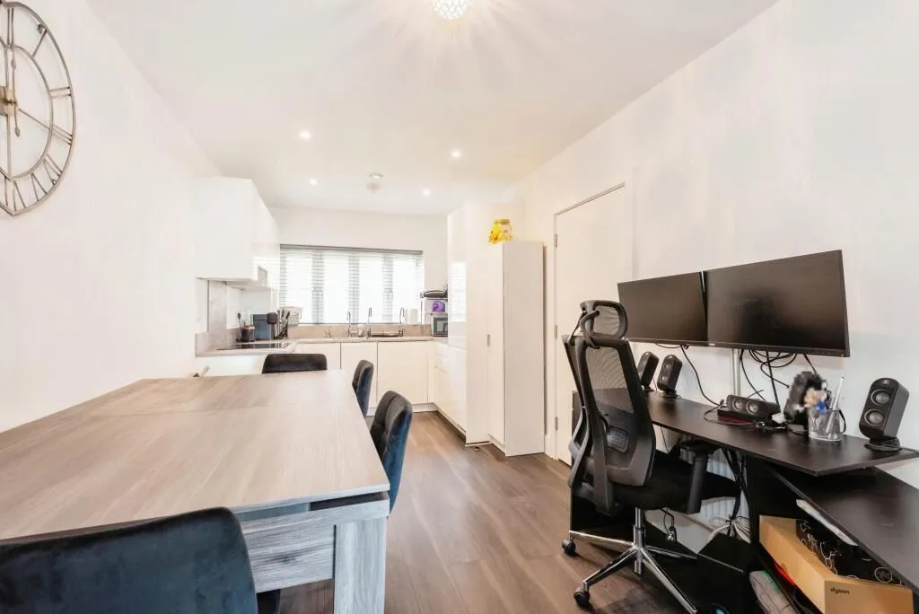 Tadworth, Surrey, KT20 5FN - Online Auctions