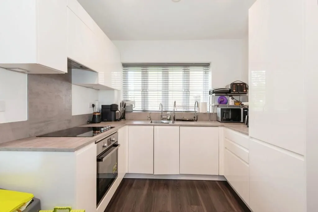 Tadworth, Surrey, KT20 5FN - Online Auctions