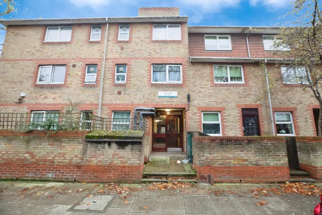 London, SE15 2LG - Online Auctions
