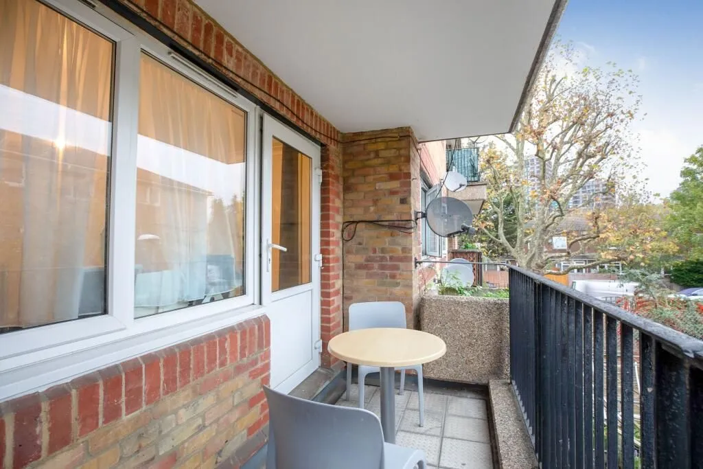 London, SE15 2LG - Online Auctions