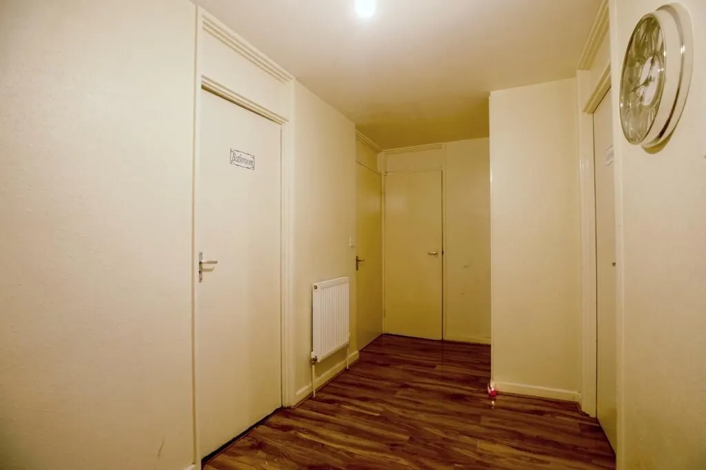 London, SE15 2LG - Online Auctions